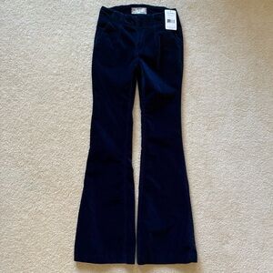 NWT Free People Women’s Oxanna Stretch Velvet Flared Pants. Size 25.